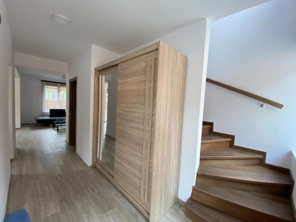 Fenyo Apartman House Ii. 오도르헤이우세쿠이에스크 외부 사진