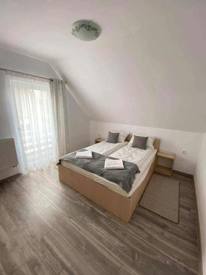 Fenyo Apartman House Ii. 오도르헤이우세쿠이에스크 외부 사진